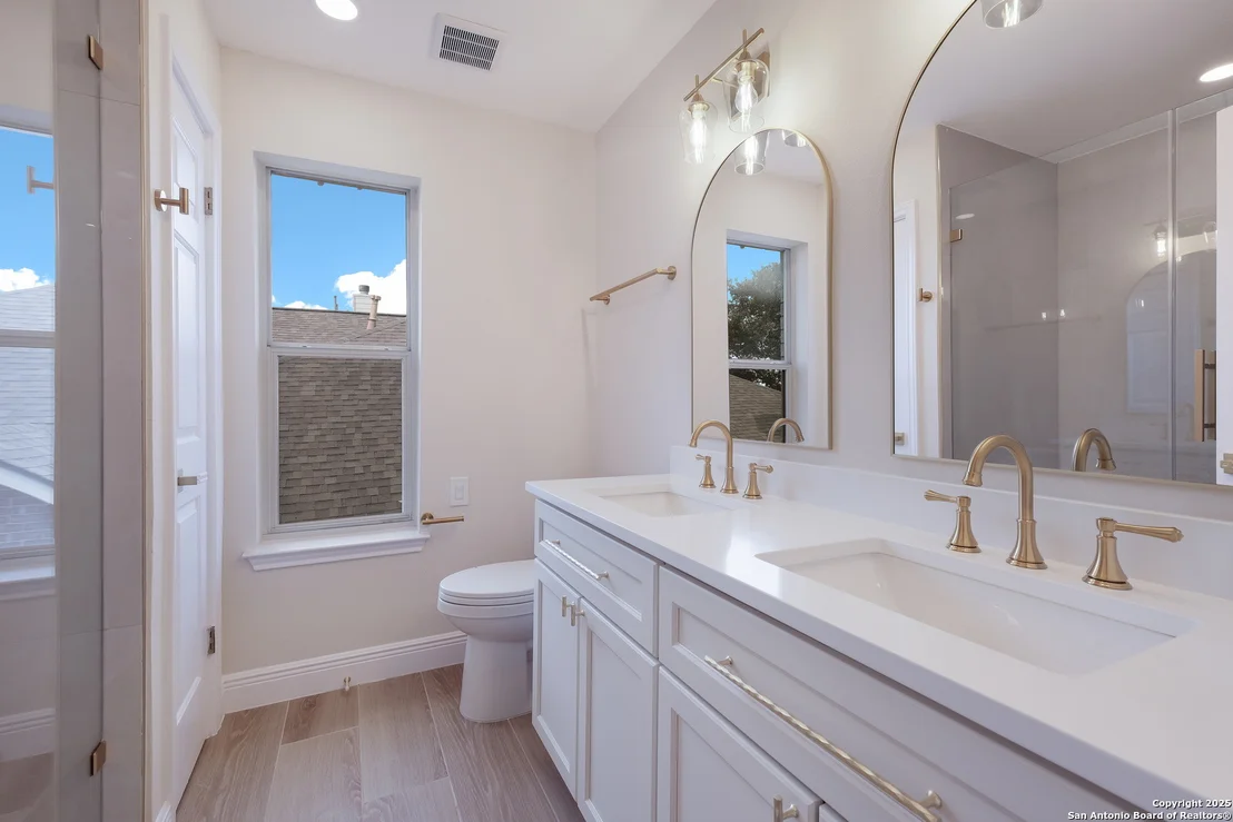 Photo of 726 Mello Oak