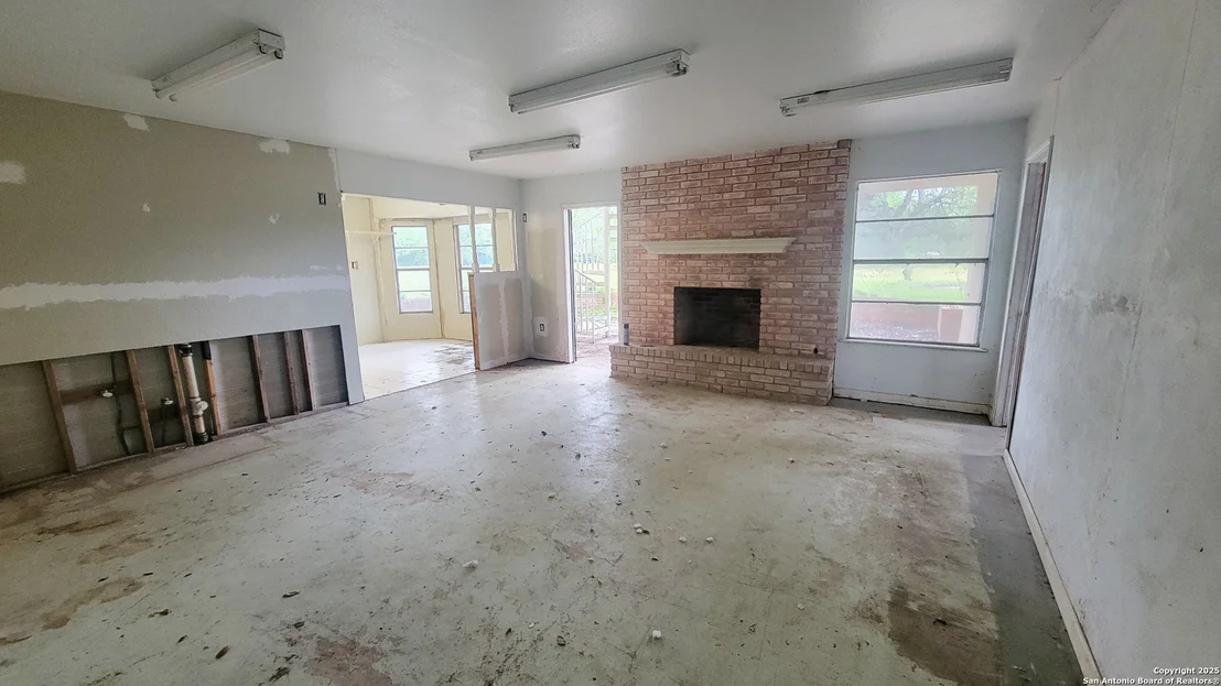 Photo of 7 Glen Cove Dr