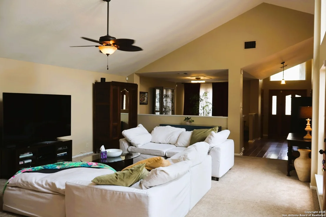 Photo of 3478 River Way