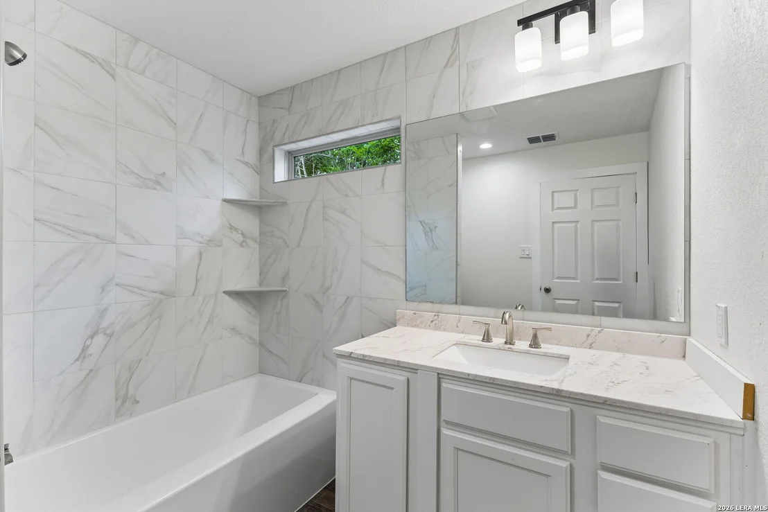 Photo of 426 IKE ST