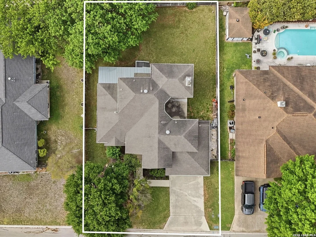 Photo of 968 Queens Dr.