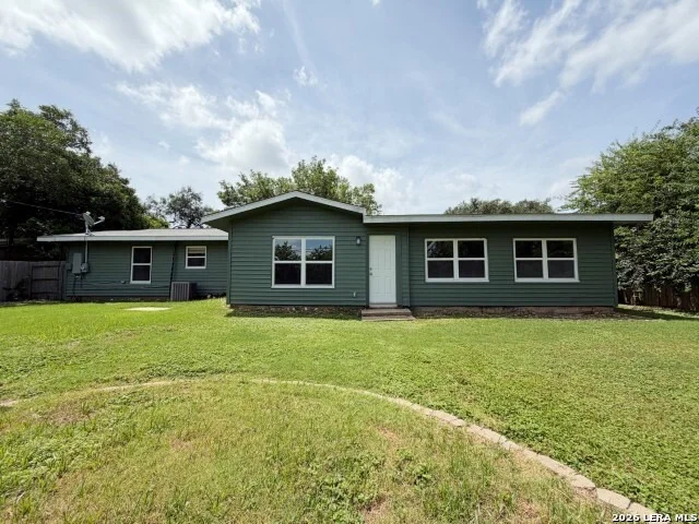 Photo of 539 Oakleaf Dr