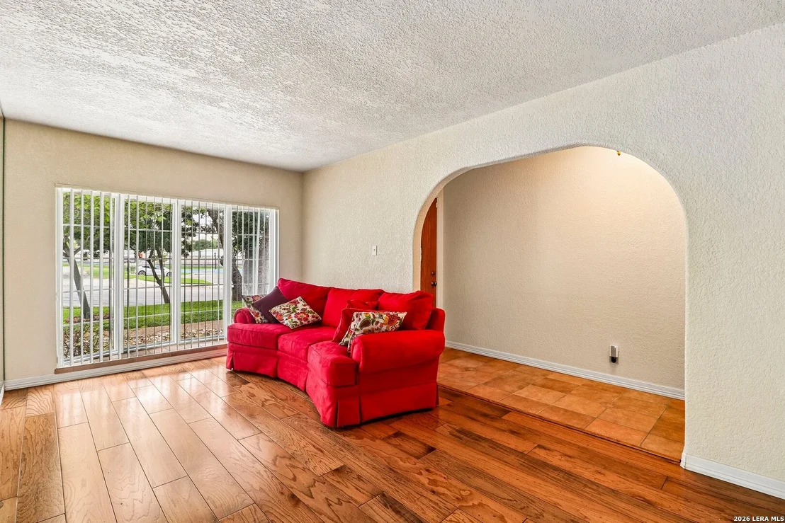 Photo of 102 Meadowland