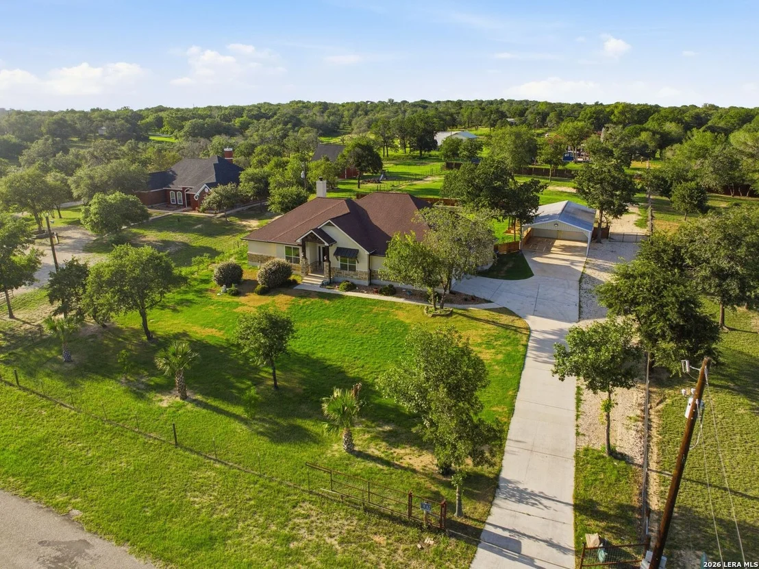 Photo of 1009 Bluebonnet Ln