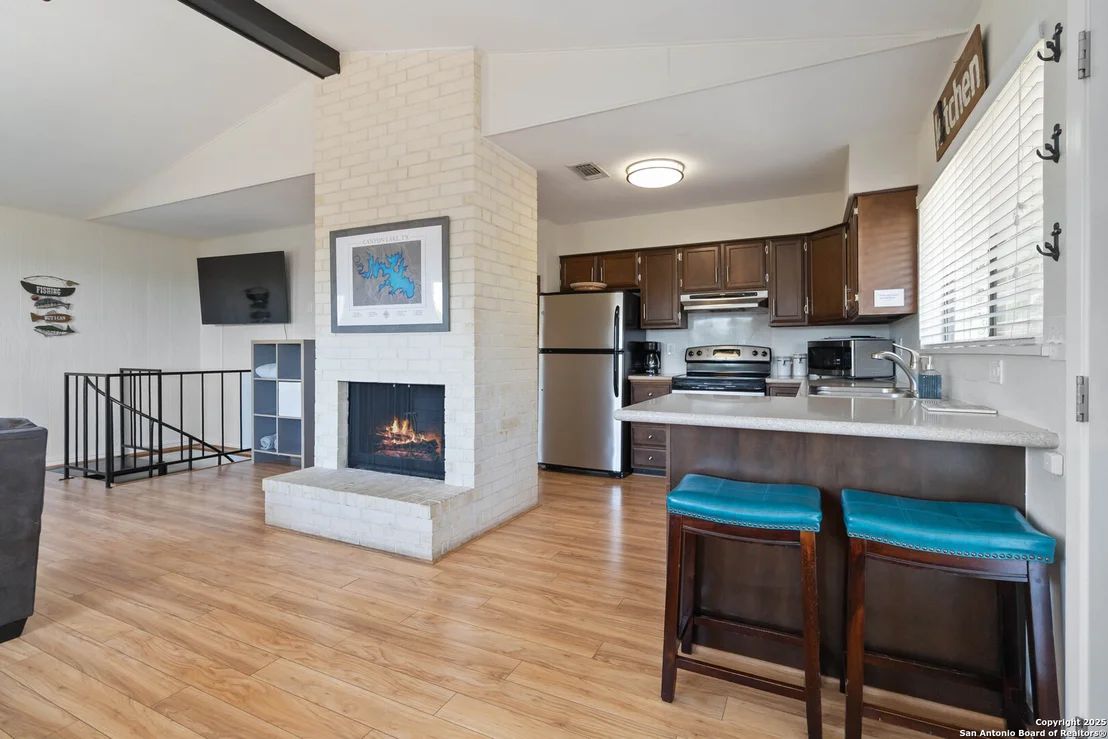 Photo of 1291 Springwater