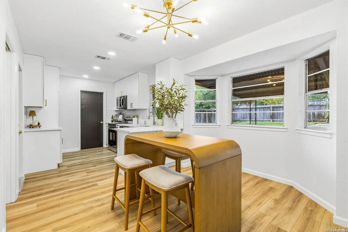 Photo of 6707 FOREST GRV