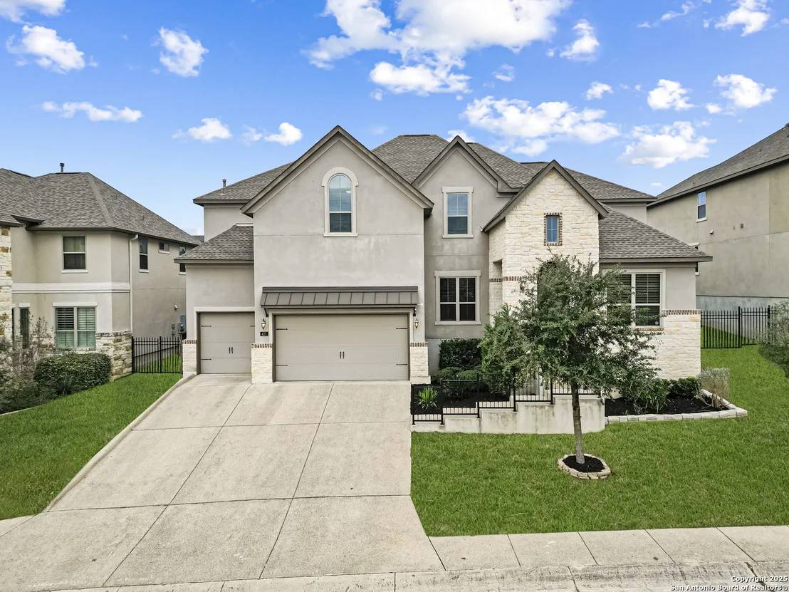 Photo of 427 Evans Oak