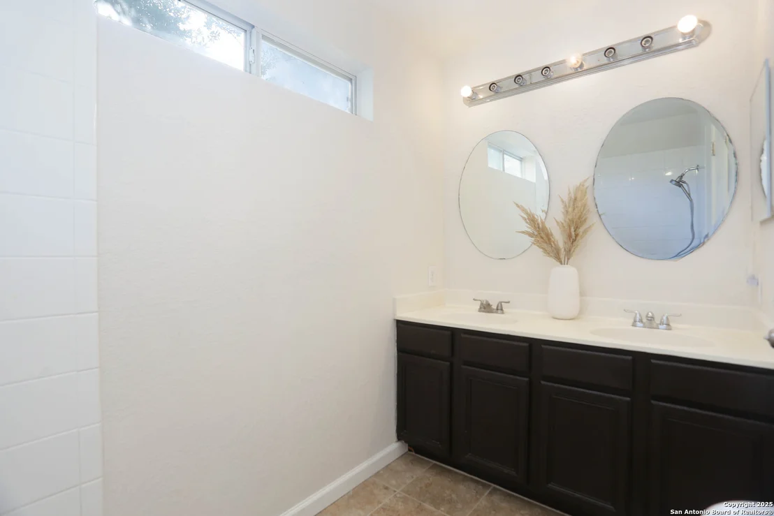 Photo of 7 Brieley Ln