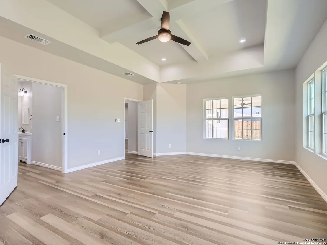 Photo of 8501 UTOPIA BLVD