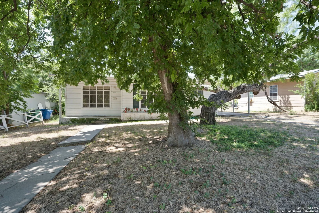 Photo of 434 Sumner Dr