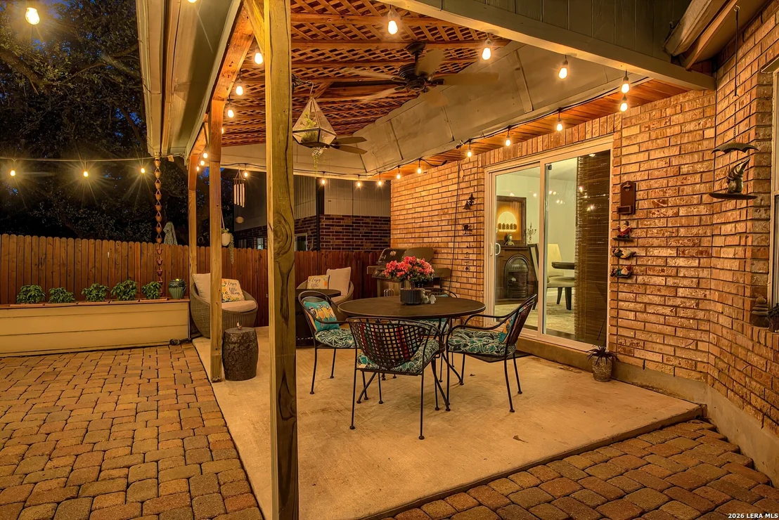 Photo of 2422 Thrasher Oak