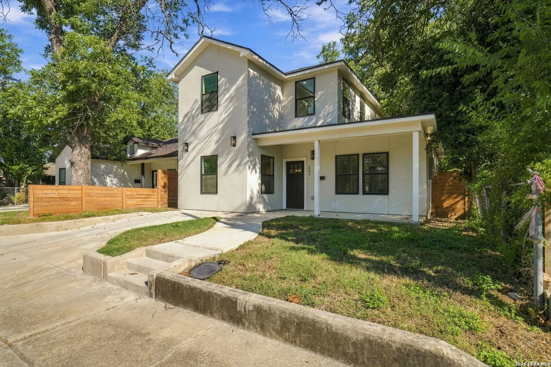 Photo of 237 Carle Ave