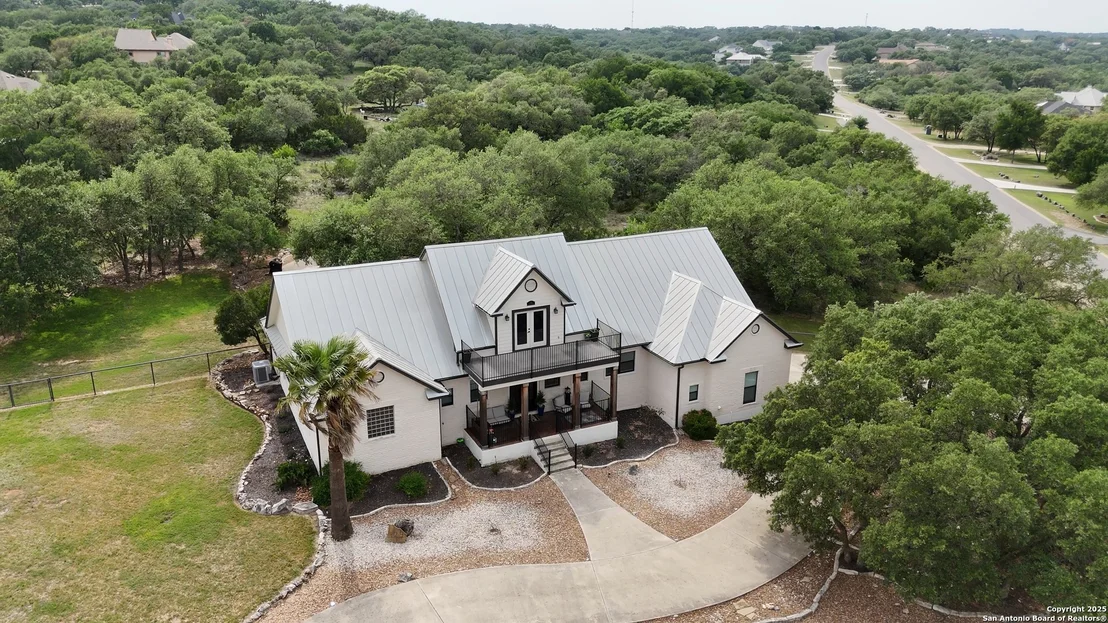 Photo of 725 Winding View