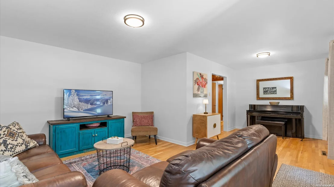 Photo of 546 PARKVIEW BLVD