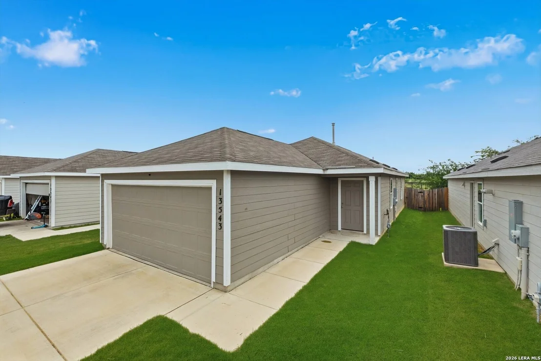 Photo of 13543 Barton Cove
