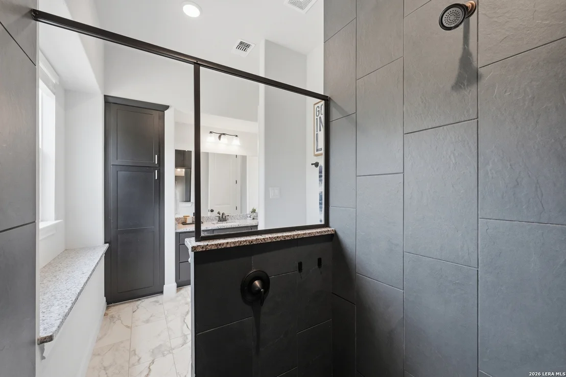Photo of 212 HIGH POINT CIR