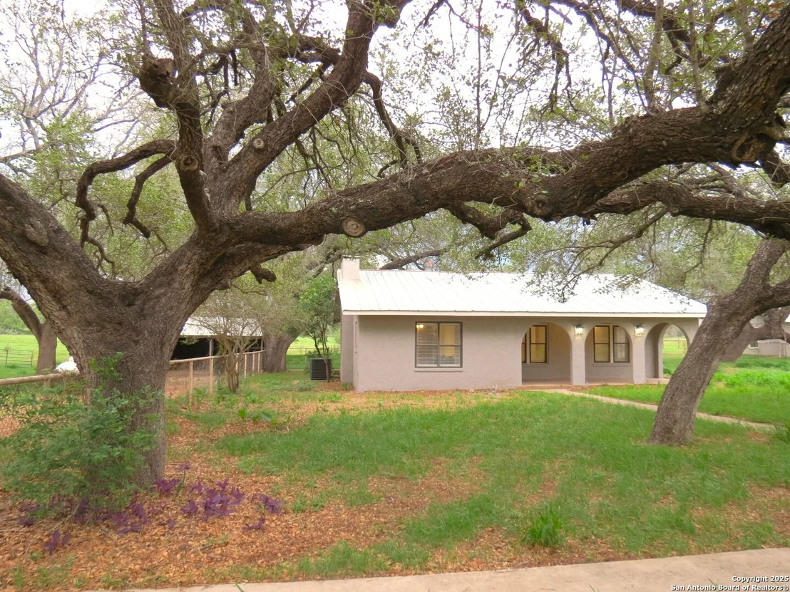 Photo of 490 Horton