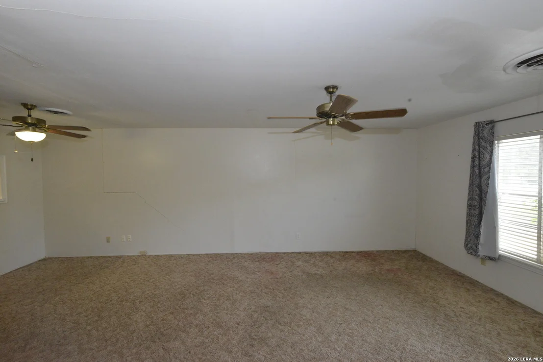 Photo of 222 ZEPHYR DR