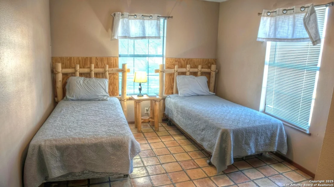 Photo of 65 PINEVIEW RD