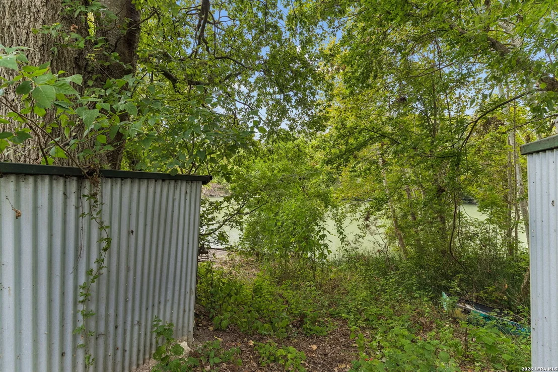 Photo of 8 RIVER OAK DR