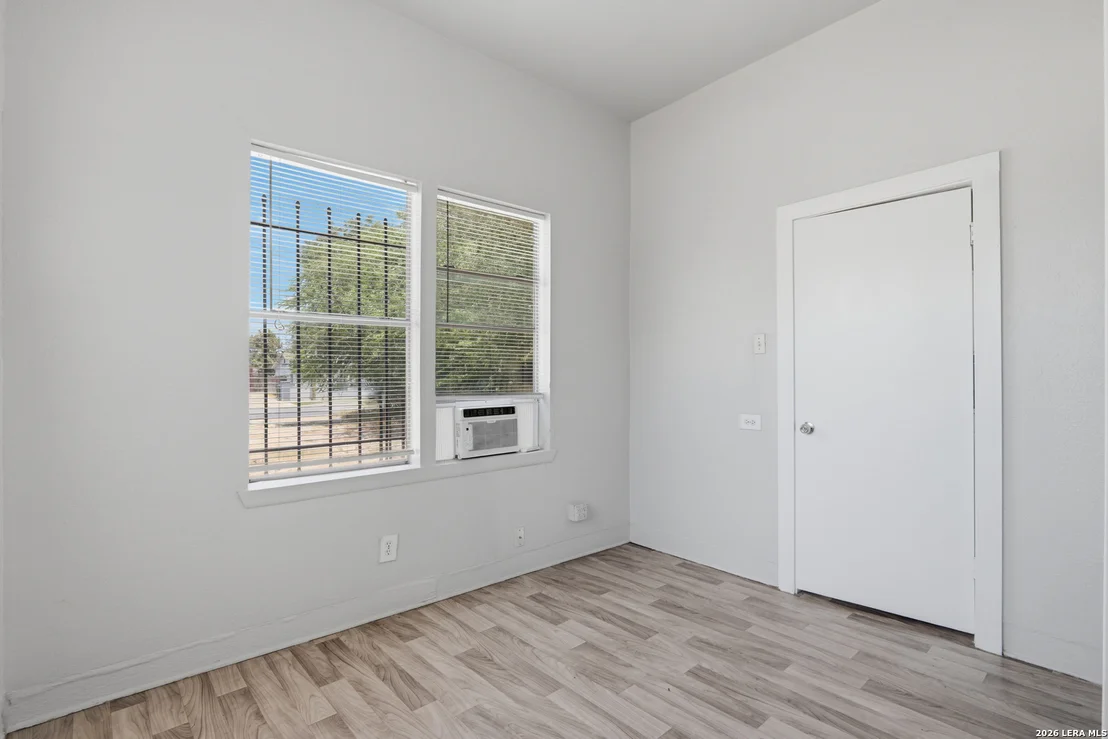 Photo of 262 Pendleton Ave