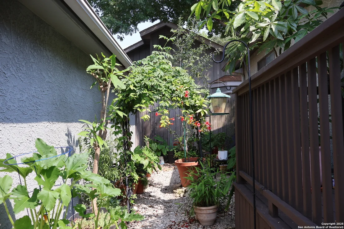Photo of 3478 River Way