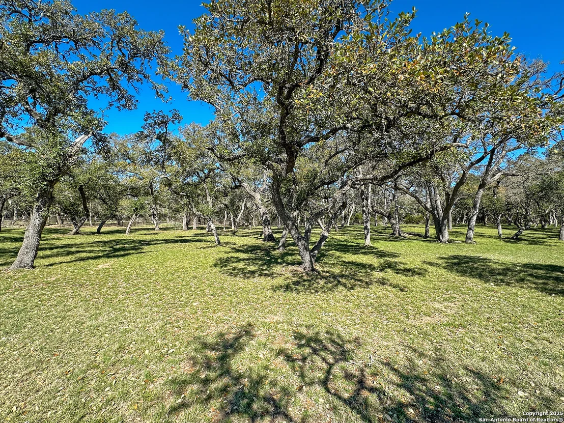 Photo of 582 Whispering Oaks