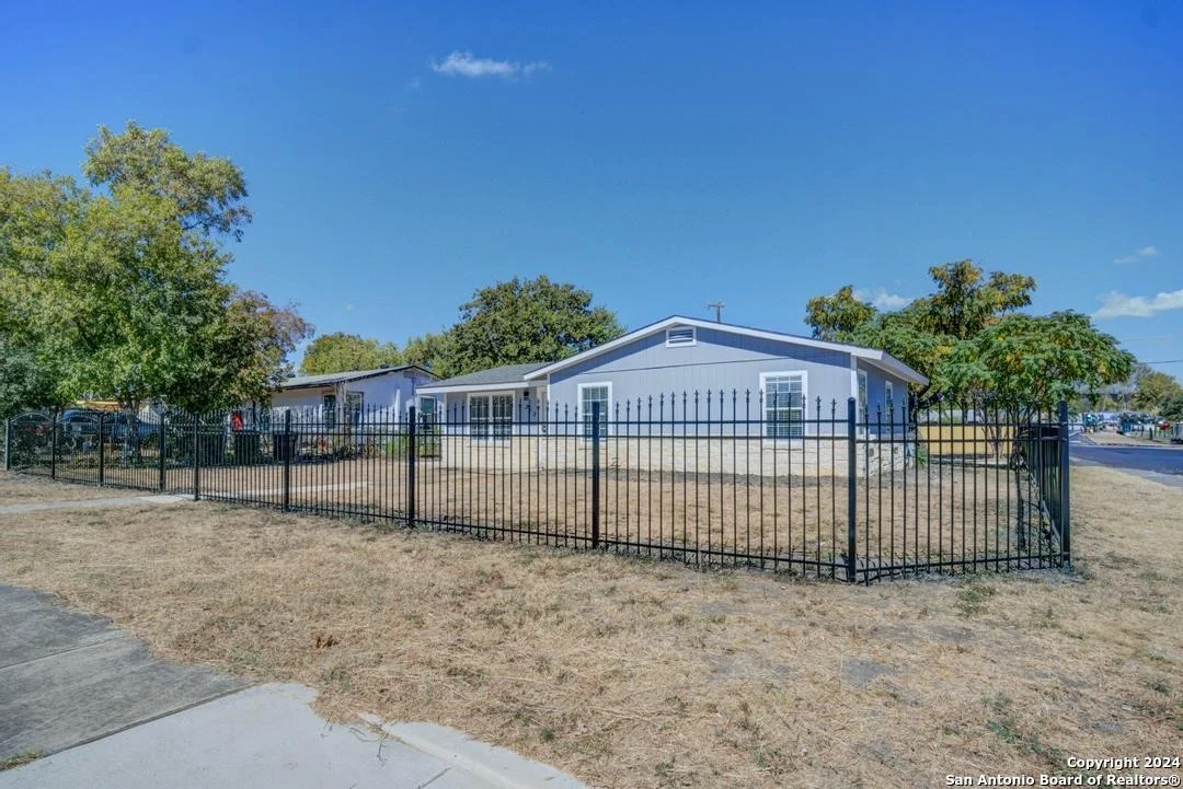 Photo of 303 DEMYA DR