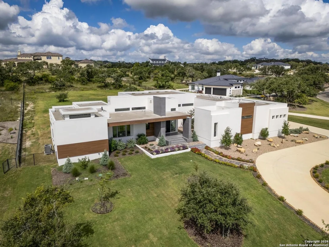 Photo of 25907 Morhiss Pt