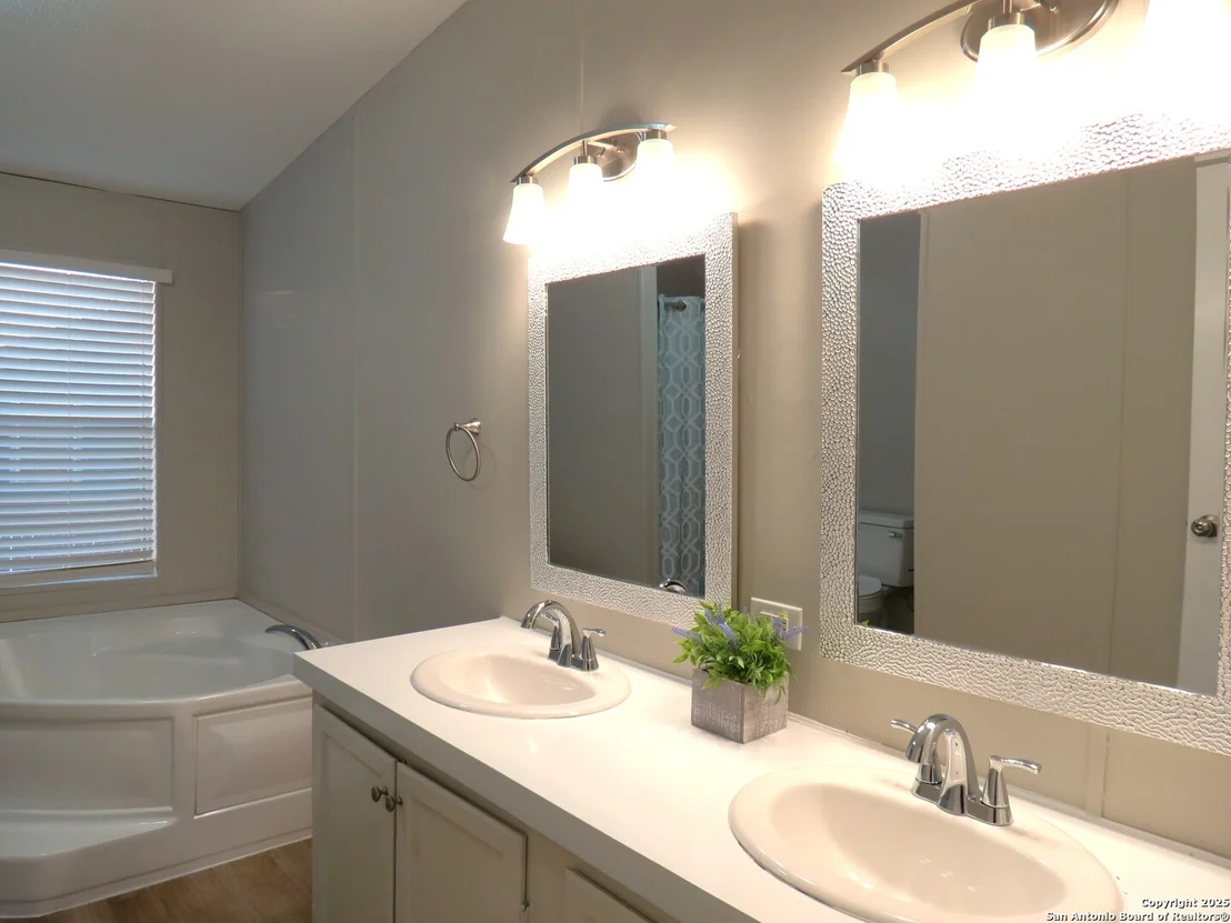 Photo of 417 Rosemary