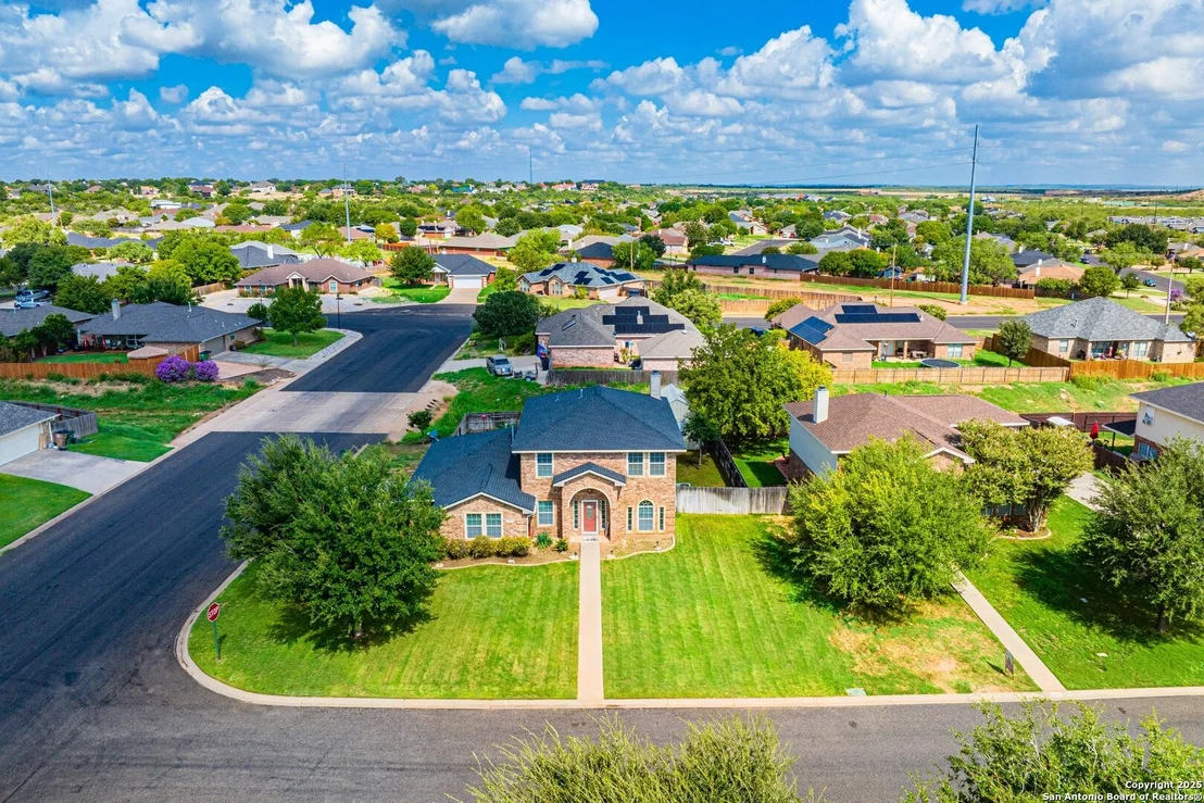 Photo of 5818 Lyndhurst Drive