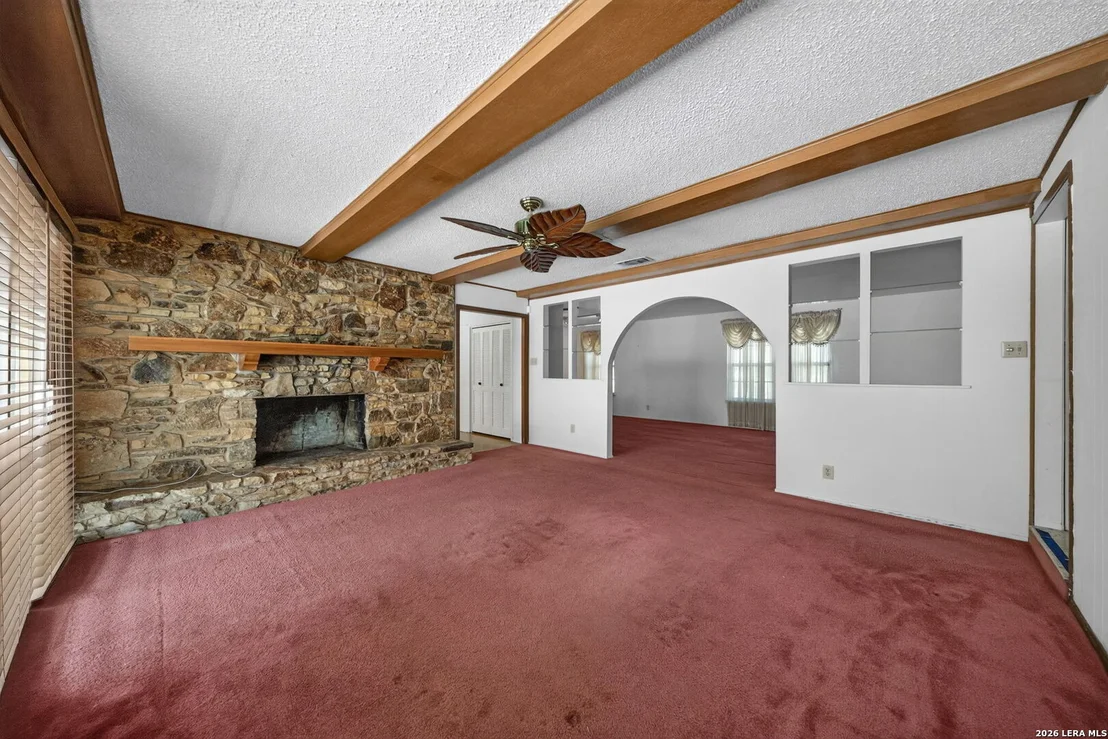 Photo of 105 DORIS DR