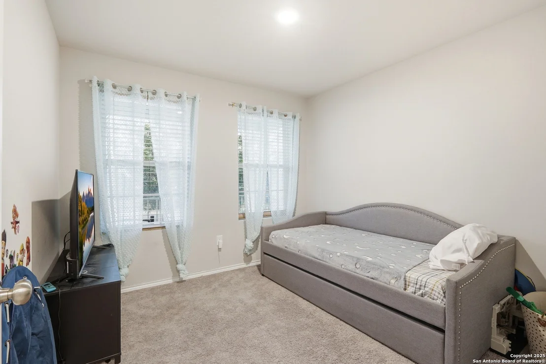 Photo of 5643 Vista Pont