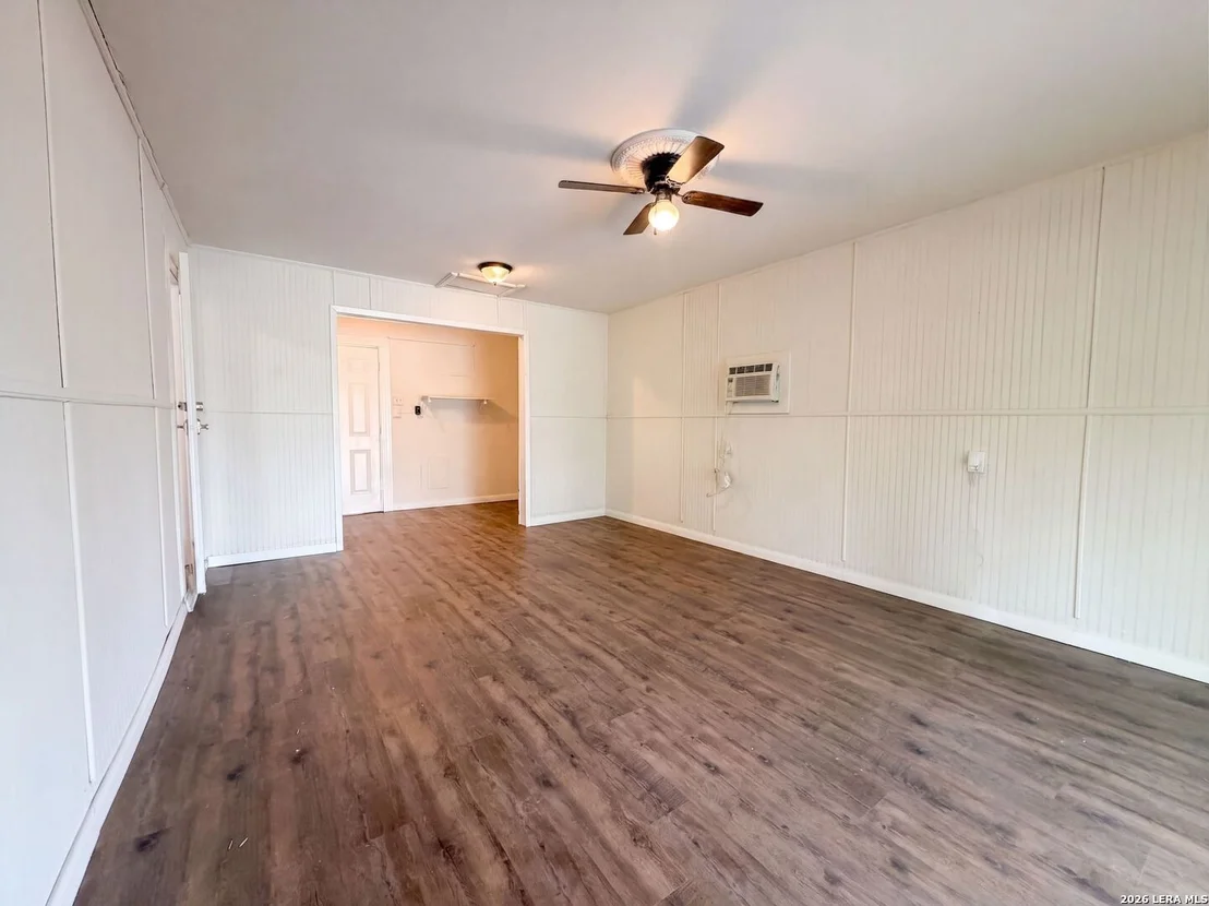 Photo of 3650 VERSAILLES DR