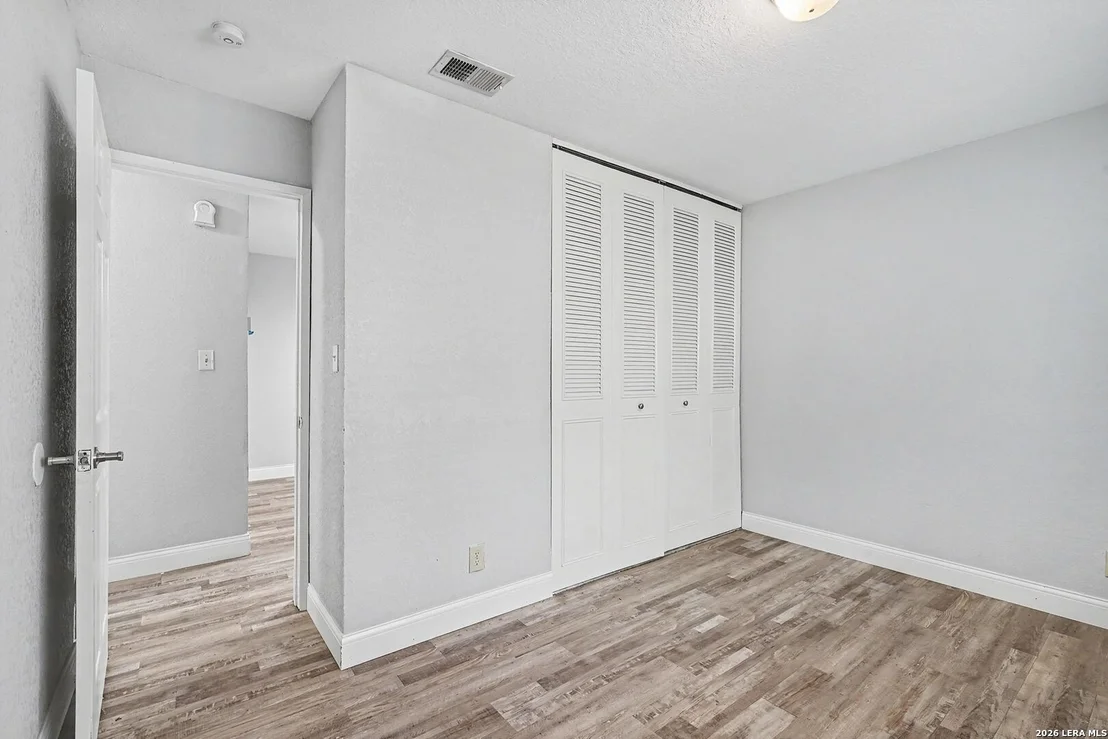 Photo of 3606 Versailles Dr