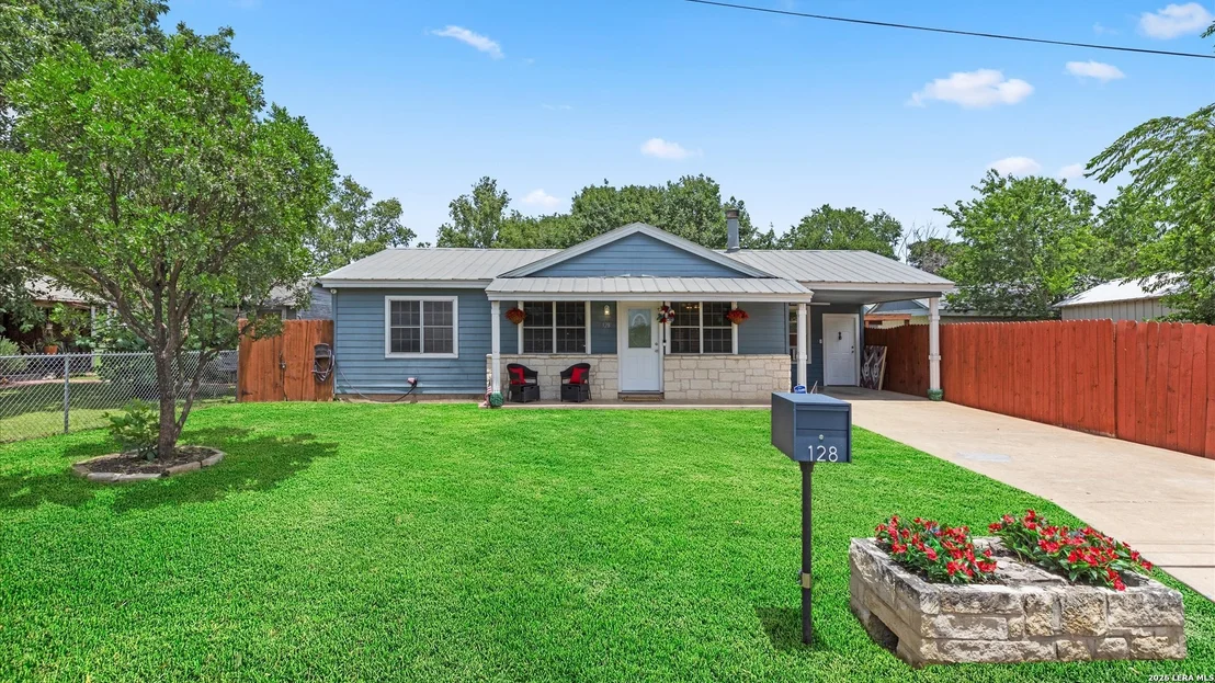 Photo of 128 RIVERVIEW RD