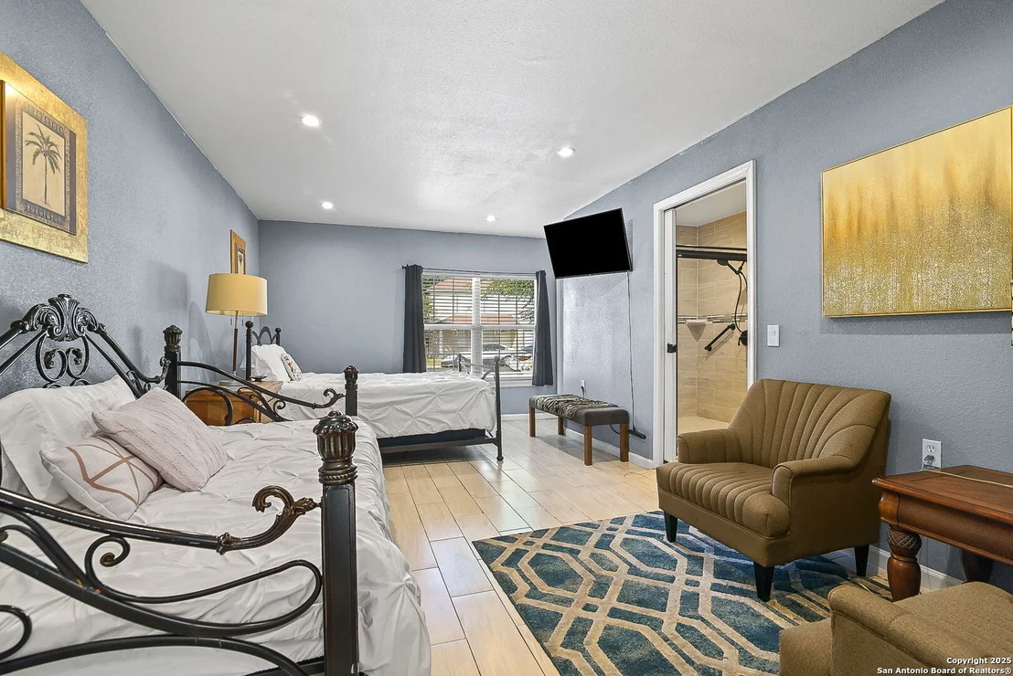 Photo of 10110 Cedarvale