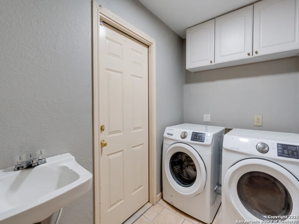 Photo of 505 river oak