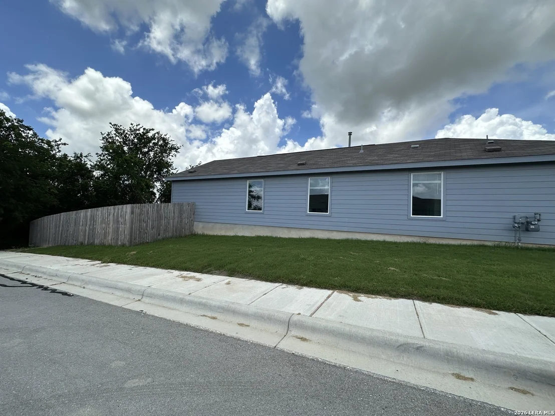 Photo of 3735 Moon Hill