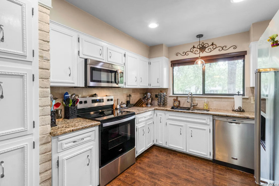 Photo of 1406 BUTTON LN