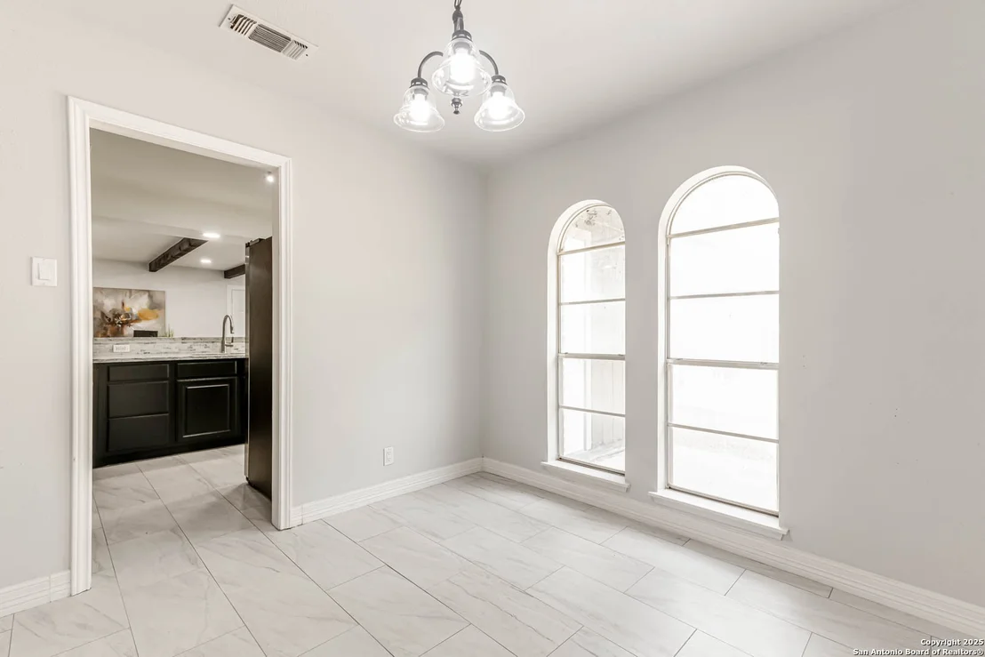 Photo of 6135 ROYAL PT