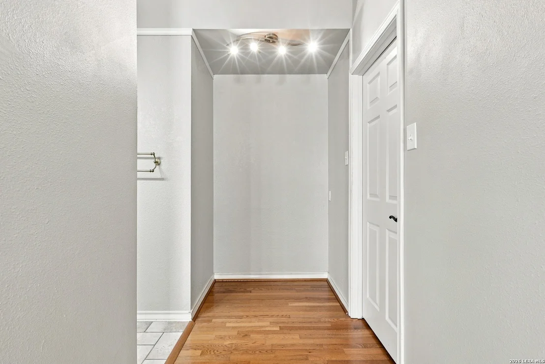 Photo of 28 COURTSIDE CIR