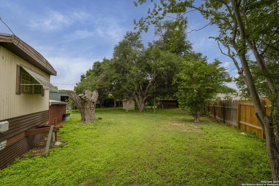 Photo of 5835 Randolph Blvd