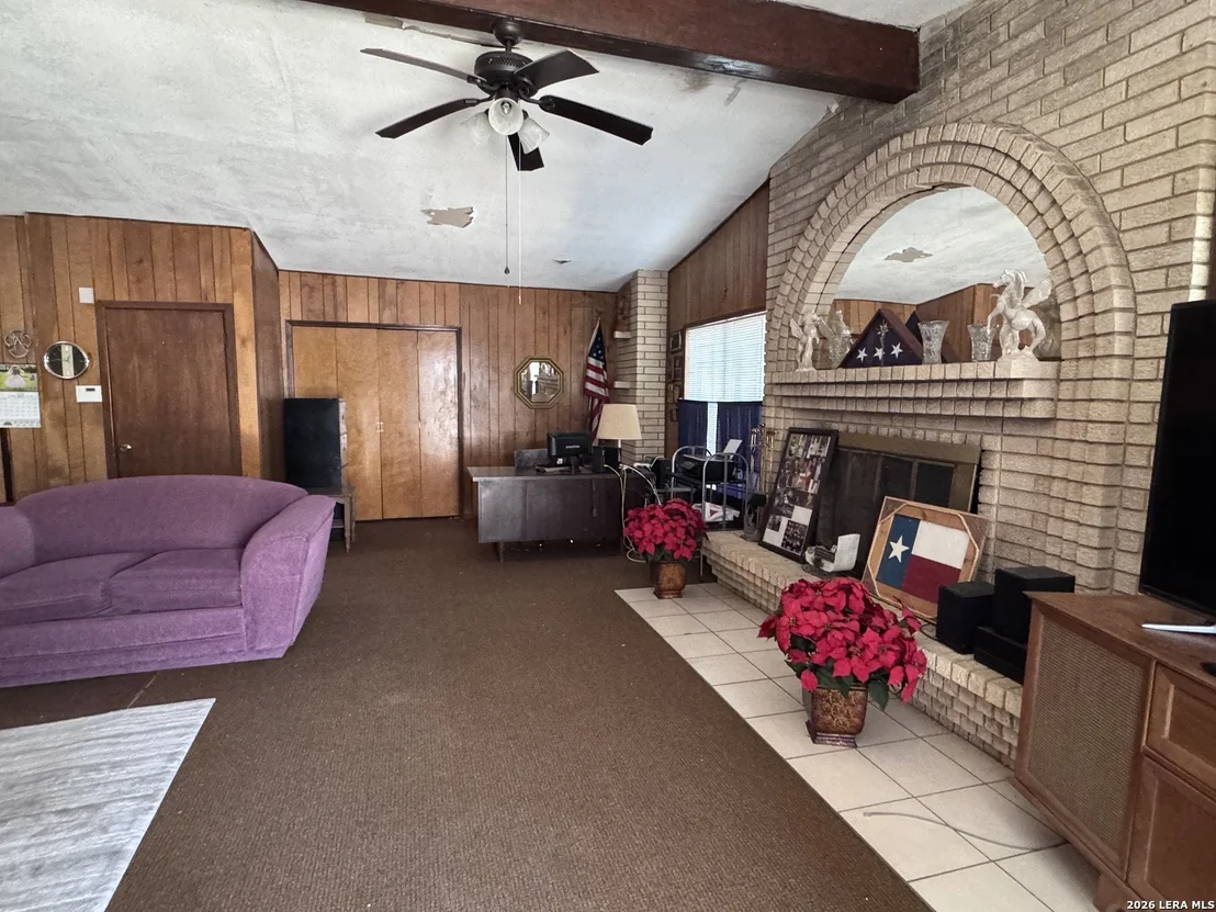 Photo of 205 W Mayfield