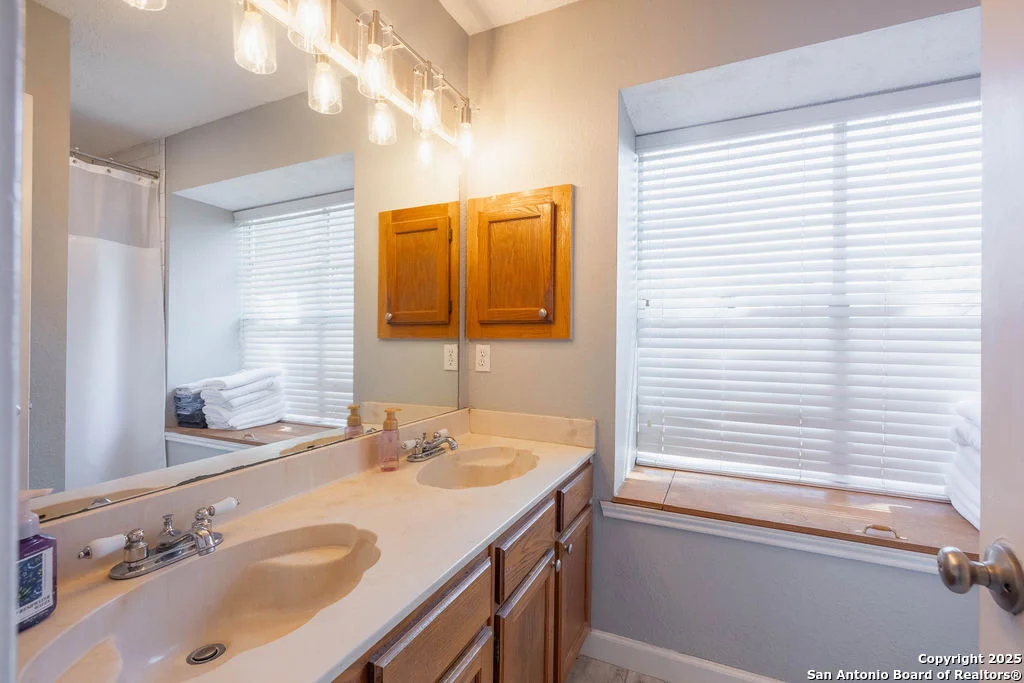Photo of 8120 Forest Dawn