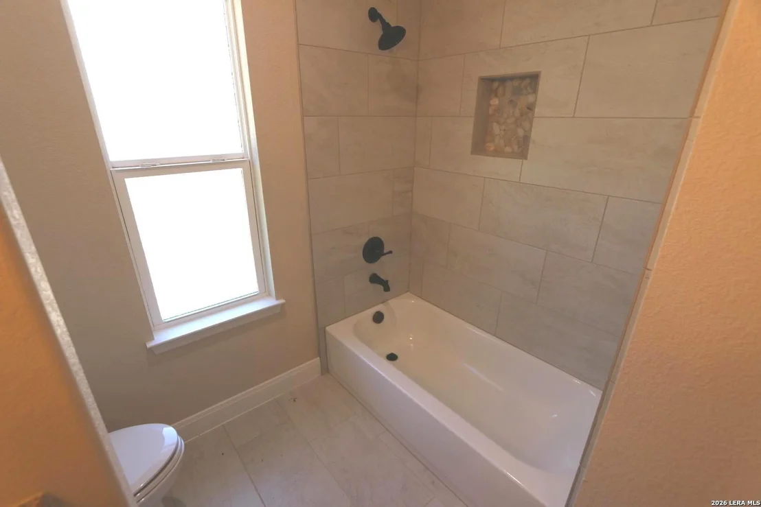Photo of 193 Oak Fields Dr
