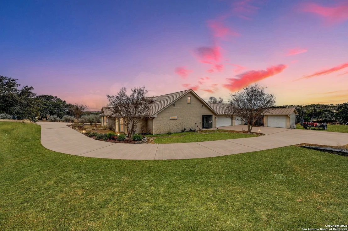 Photo of 315 Greenleaf Dr