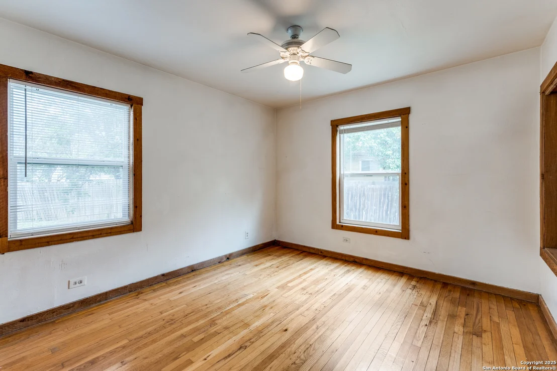 Photo of 106 Field Crest Dr