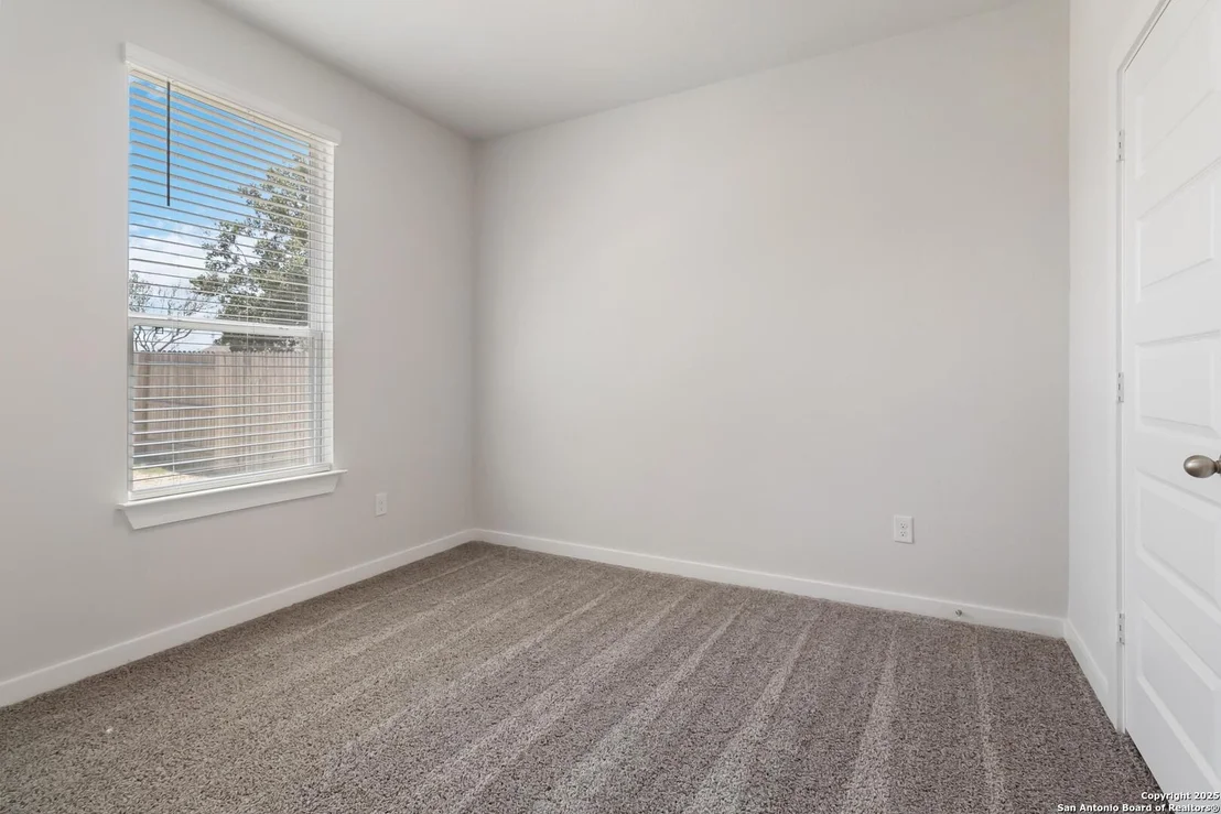 Photo of 15018 Homing Meadow