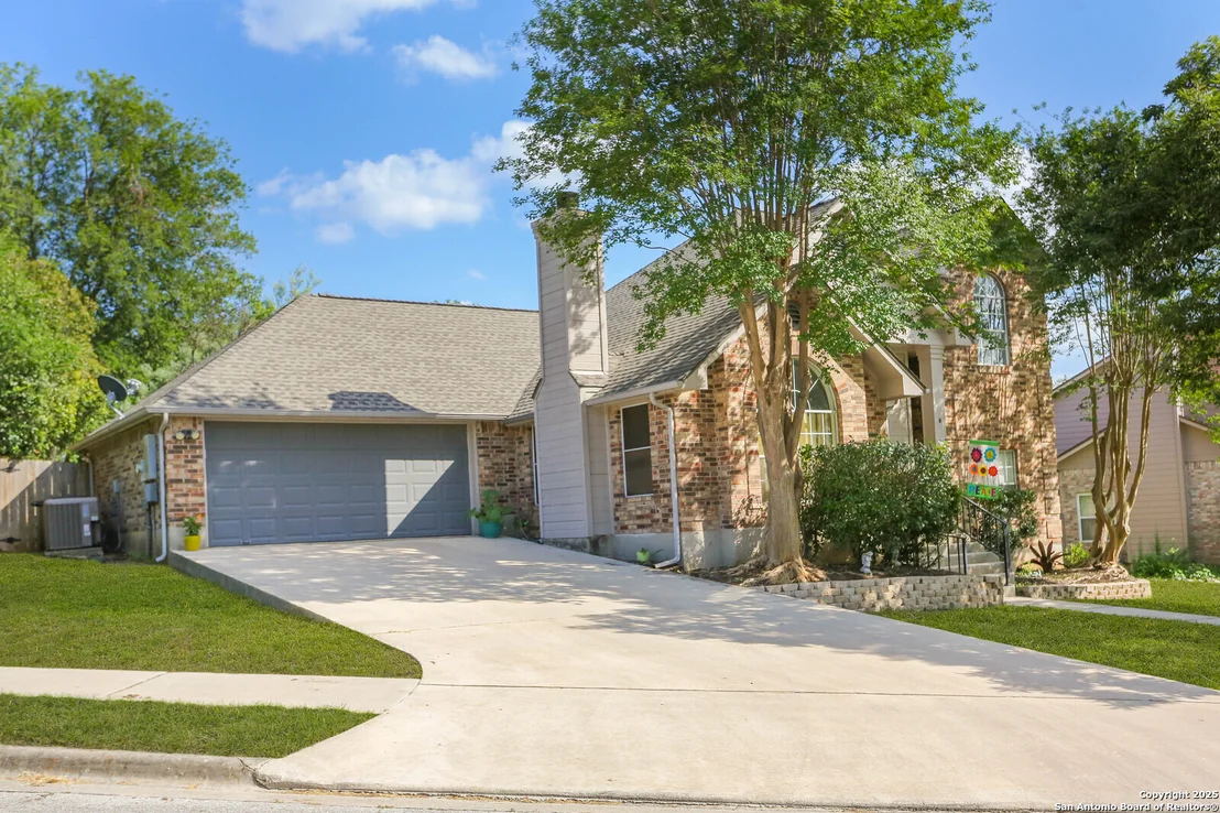 Photo of 640 Riverside